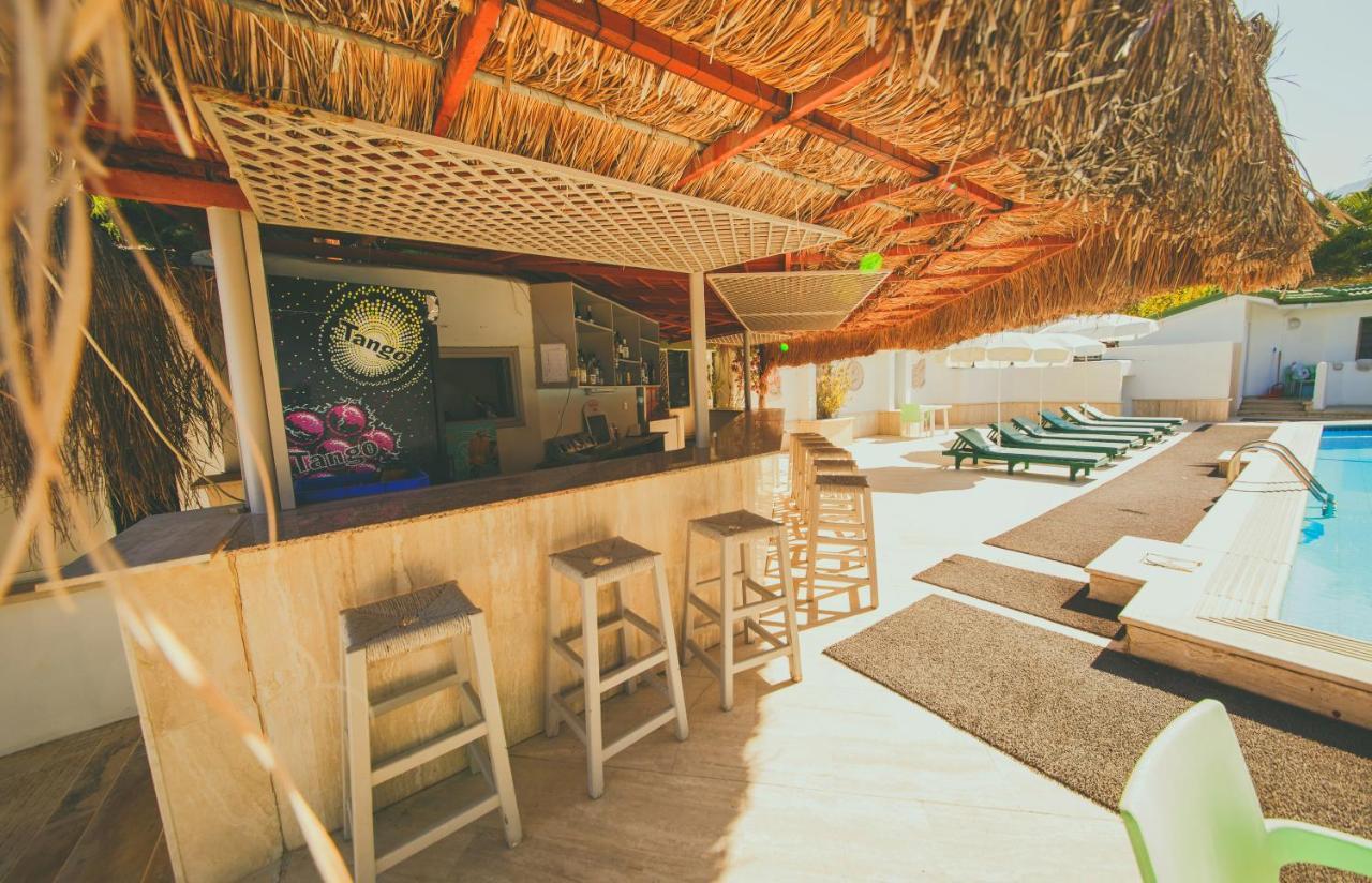 Hotel Pine Bay Club & Cakistes Breakfast Restaurant Next To Popular Kervansaray Beach (Adults Only) Kyrenia  Ngoại thất bức ảnh